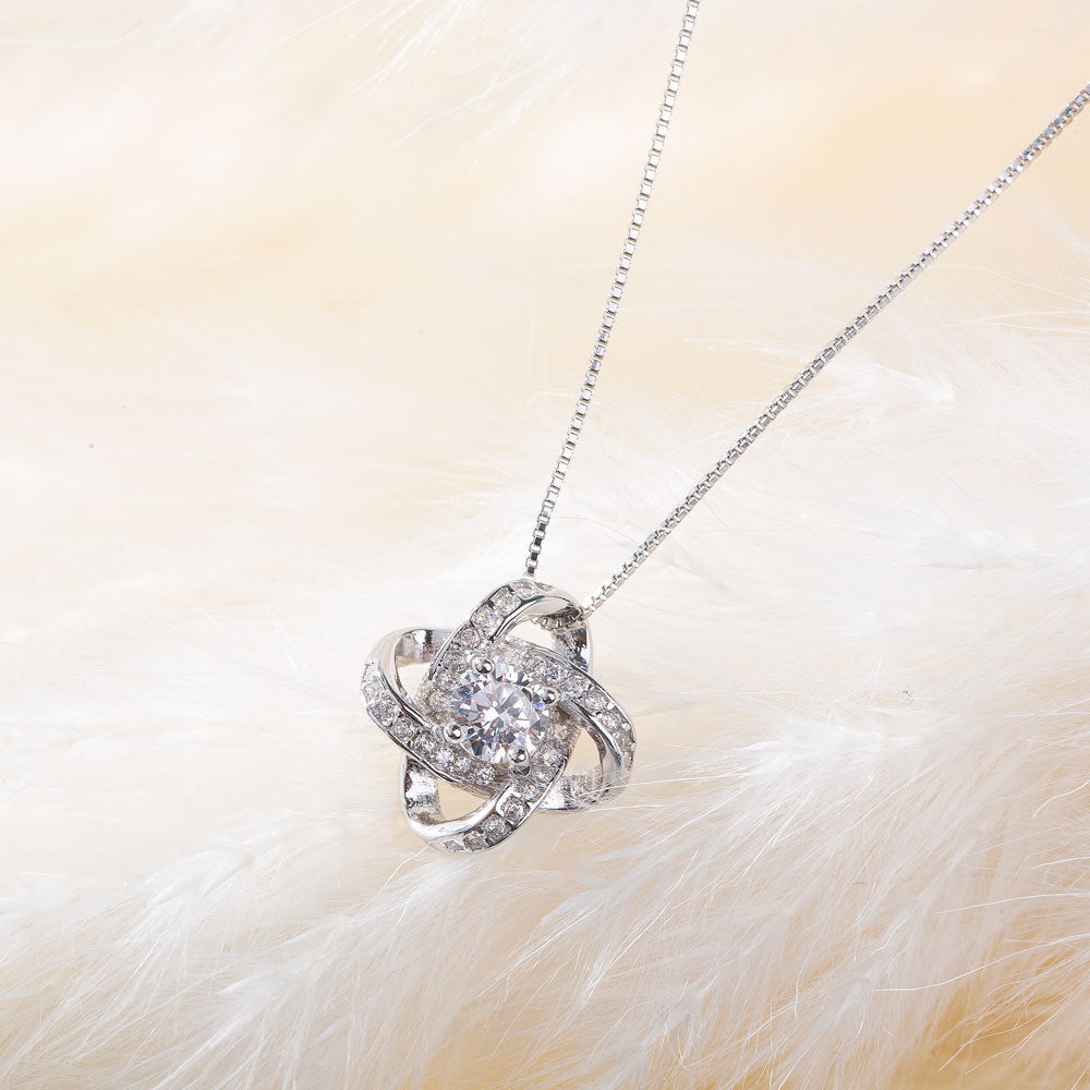 Lucky Four-Leaf Clover diamond necklace for Soul Mate