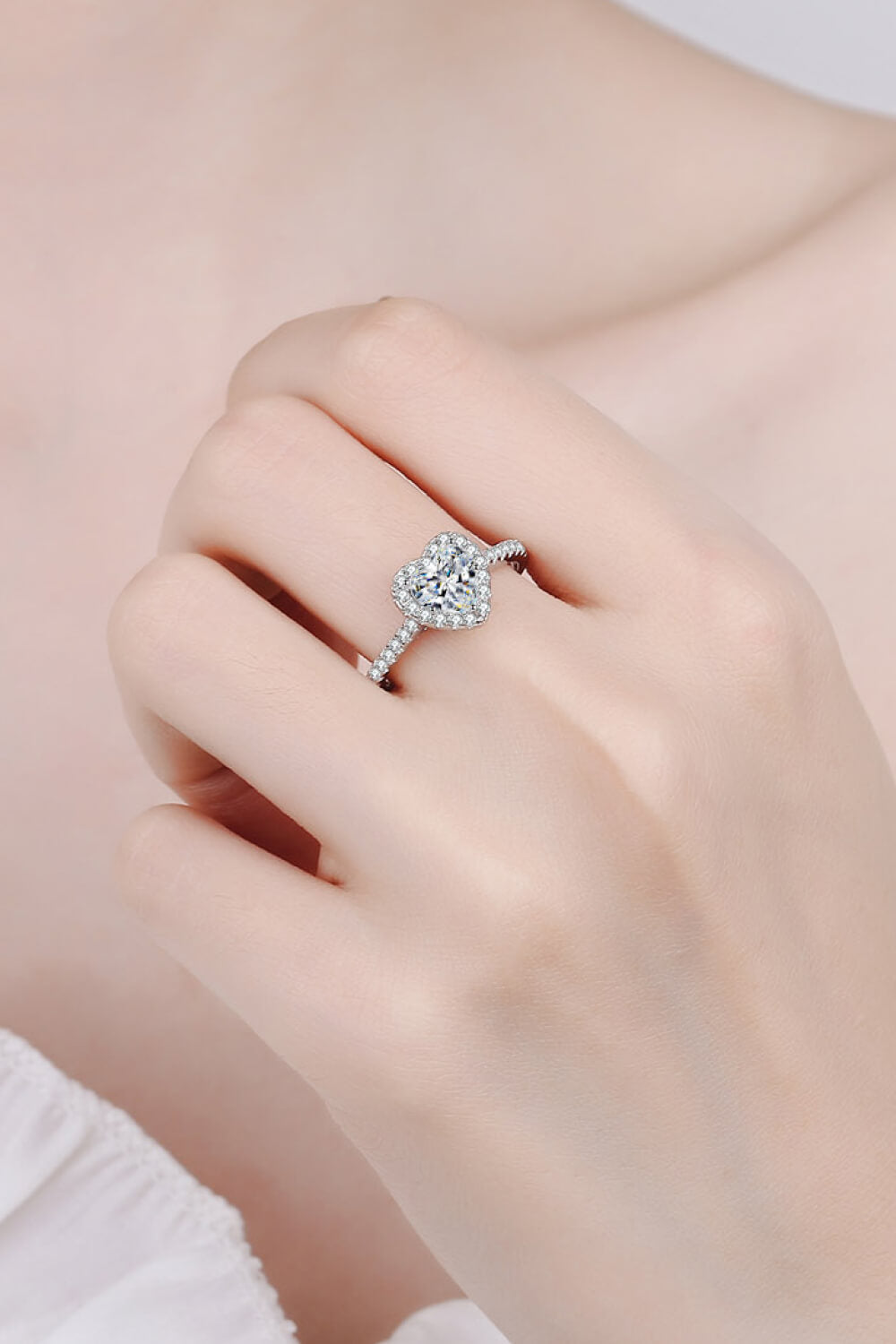 Boutique Heart-Shaped 1 Carat Moissanite Ring